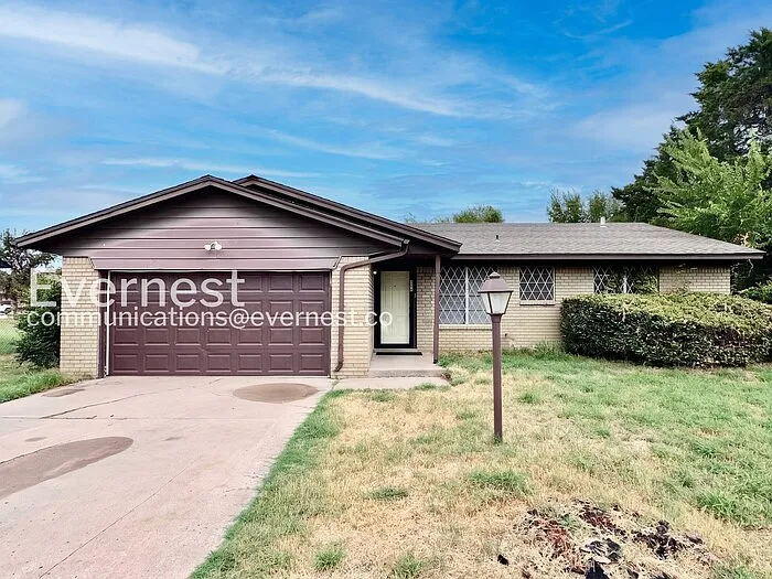 4 bed, 2.5 bath, 1460 sqft, $1,749 — Photo 1
