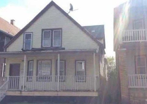 3rd image of 3086 Roosevelt St