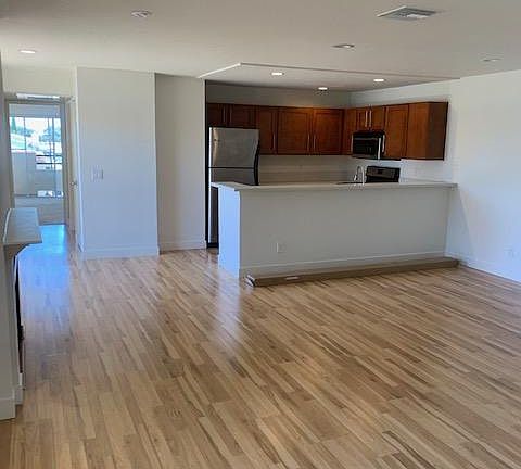 3rd image of 1826 Butler Ave APT 204