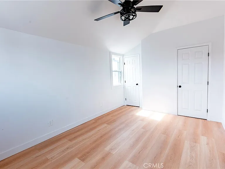 780 E Walton St — Photo 23