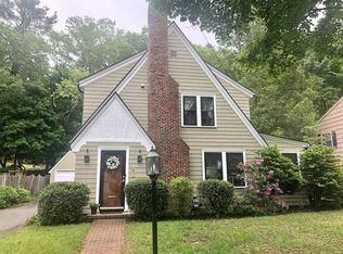 14 Lynnbrook Rd, Lynnfield, MA 01940