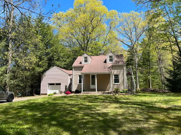 32 Old Town Rd #B, Avon, CT 06001