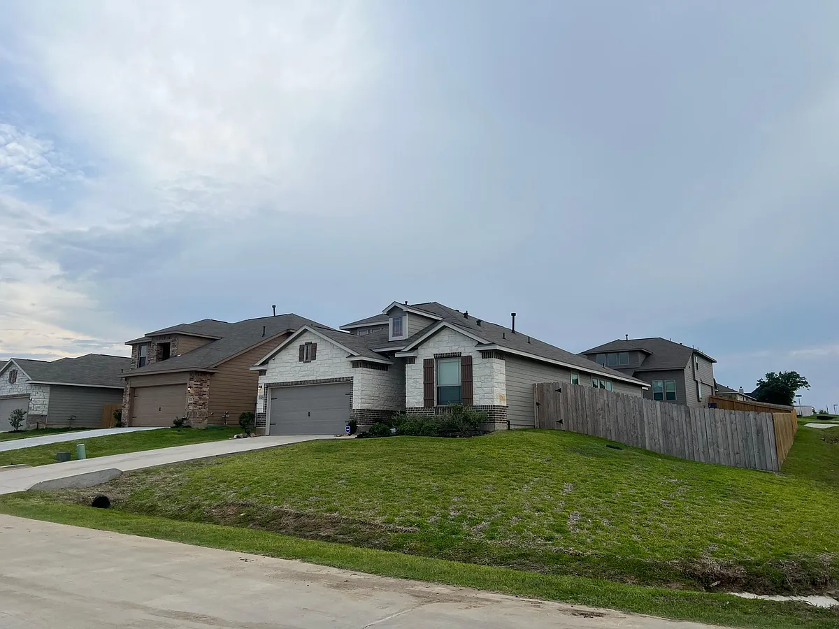 Building Photo - 11425 Natalia Ln