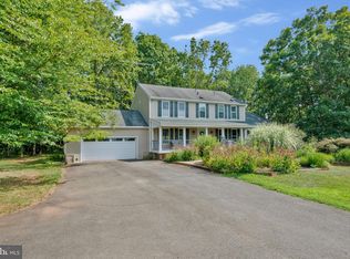 9343 Green Meadows Rd, Warrenton, VA 20187