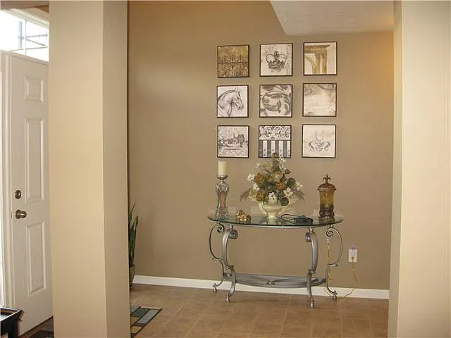 3 bed, 3.5 bath, 1830 sqft, $2,500 — Photo 3