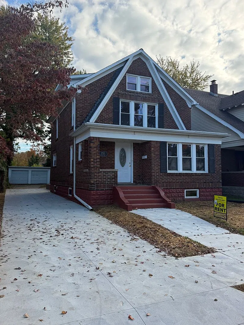 Large Remodeled Tri Level Home — Photo 1