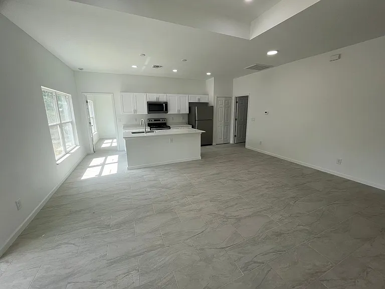 2513 22nd St W — Photo 13