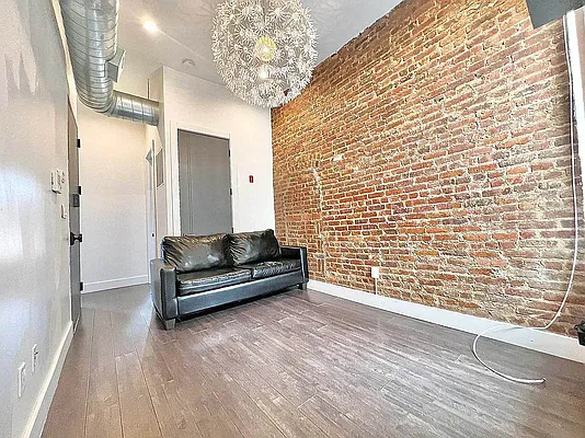 Rented by Doorway NYC, LLC | media 35