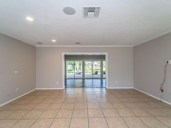 5th image of 4948 Royal Palm Dr