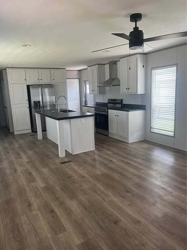 3 bed, 2.0 bath, 1140 sqft, $1,520 — Photo 2