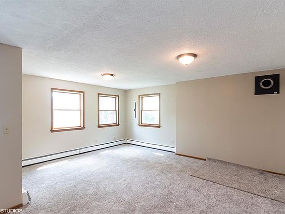 2nd image of 89 Skye Island Dr