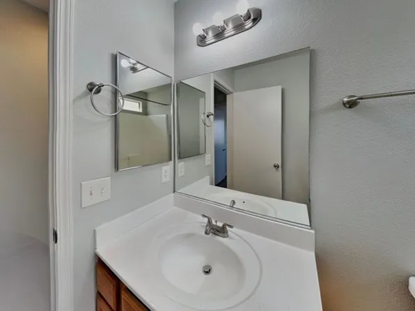 6270 Stone Hollow Ave, Las Vegas, NV 89156