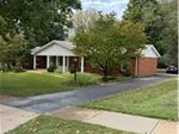 3rd image of 131 Portico Dr