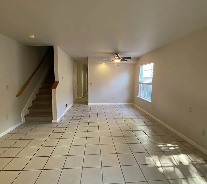 2111-2115 Perkins Way