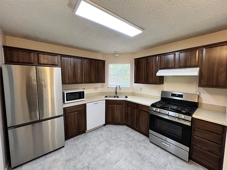 16202 Edgerly Ct — Photo 10