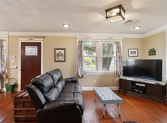 4th image of 39 Holly Dr