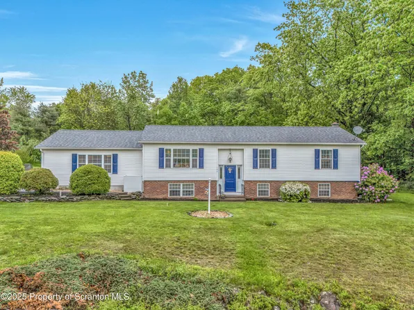 197 Highfield Dr, Tunkhannock, PA 18657