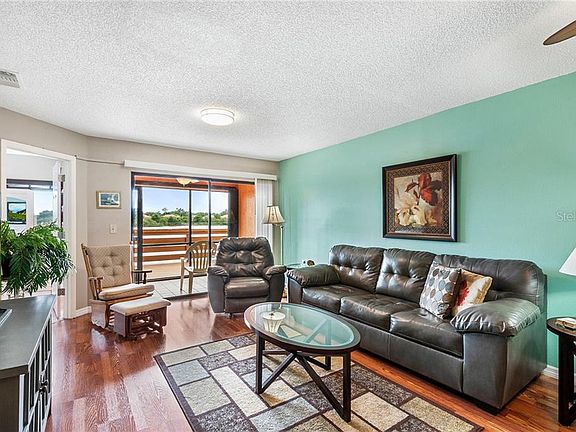 2nd image of 1802 Garden Lake Dr