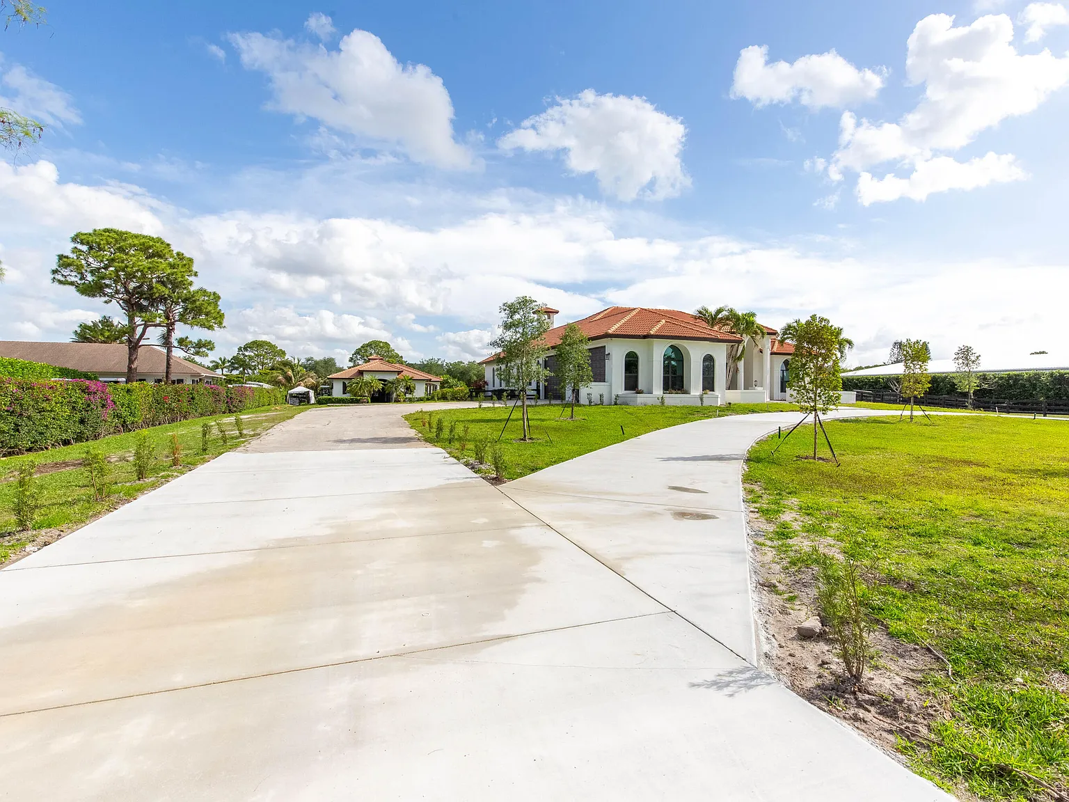 4 bed, 5.0 bath, 3687 sqft, $20,000 — Photo 3