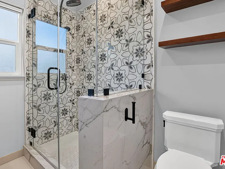 9001 Lloyd Pl — Photo 24