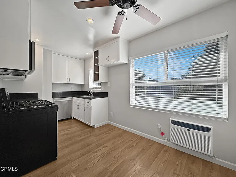 720 E Mountain St #15 — Photo 3