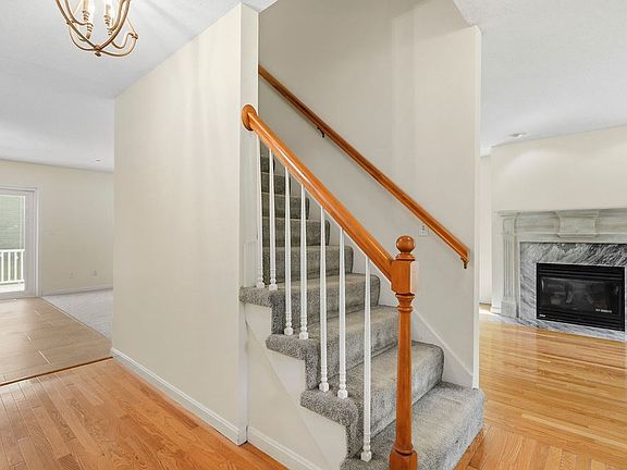 5th image of 58 San Souci Dr