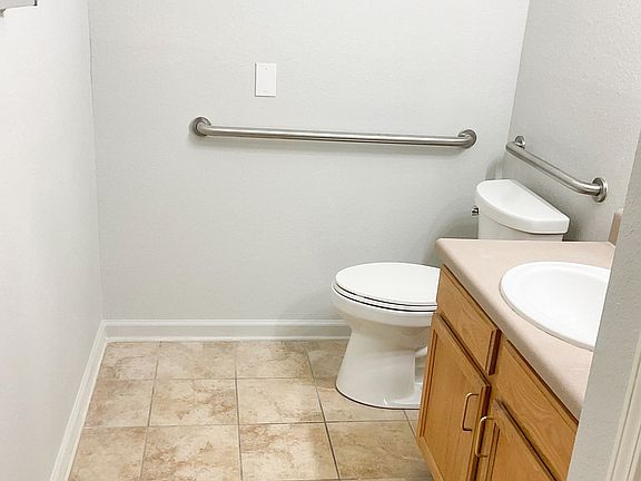 5th image of 2744 Melrose Ave NW #208
