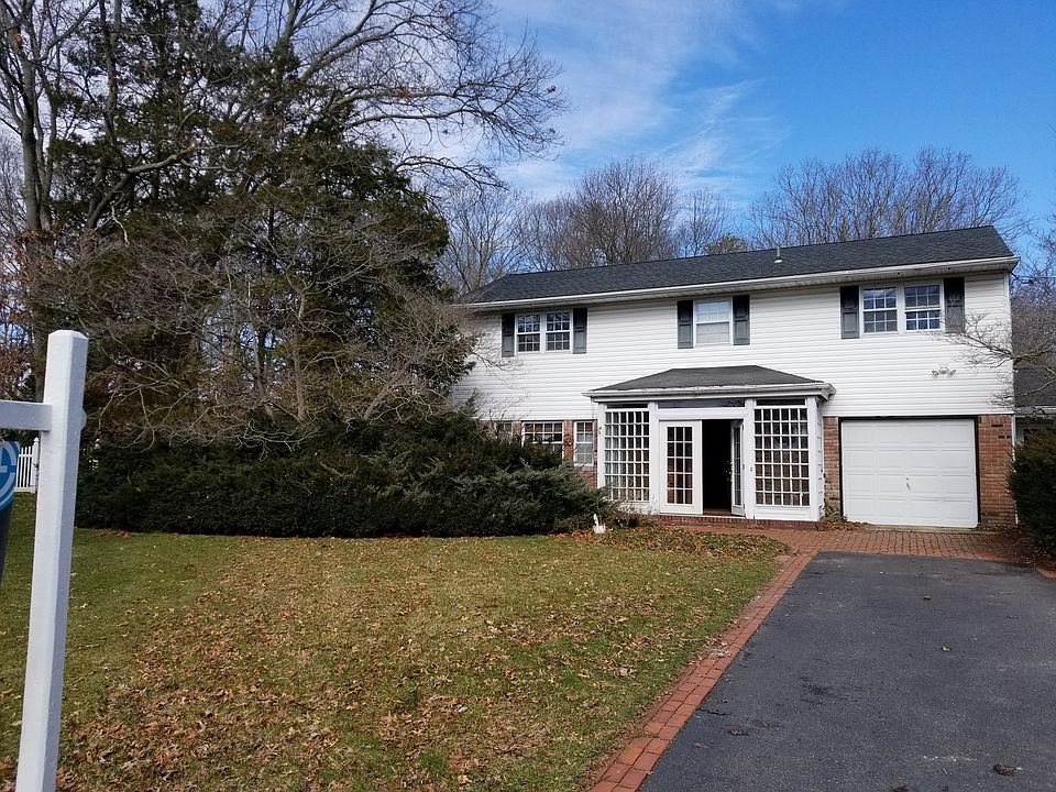 1st image of 15 Richmar Dr