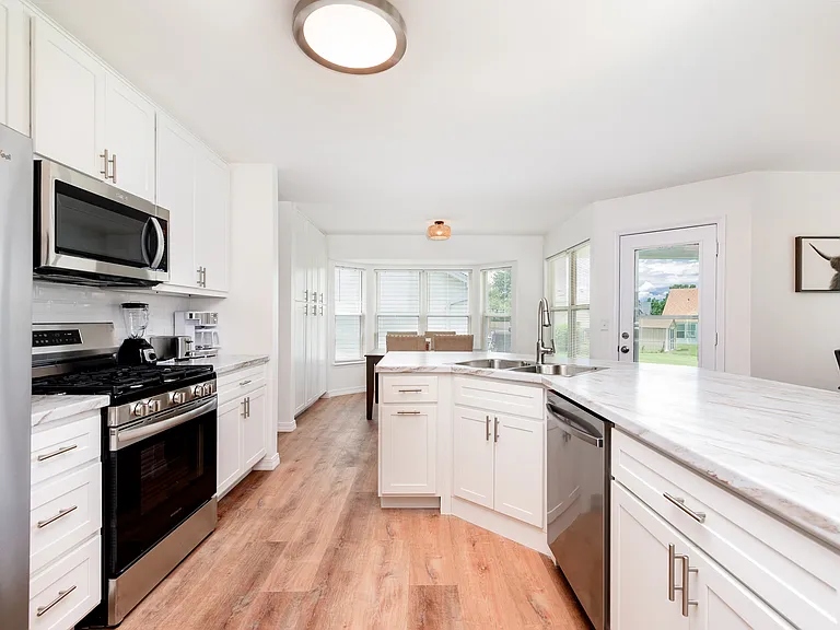 429 Slusser Ln — Photo 15
