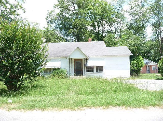 2nd image of 719 Trinity Pl