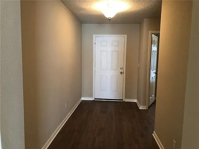 1064 Clairise Ct — Photo 3