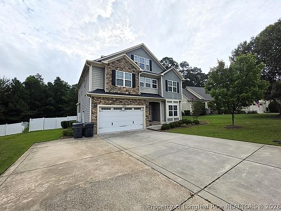 3rd image of 1465 Vergeland Dr