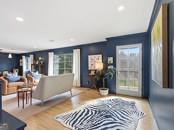 5th image of 125 Maple St