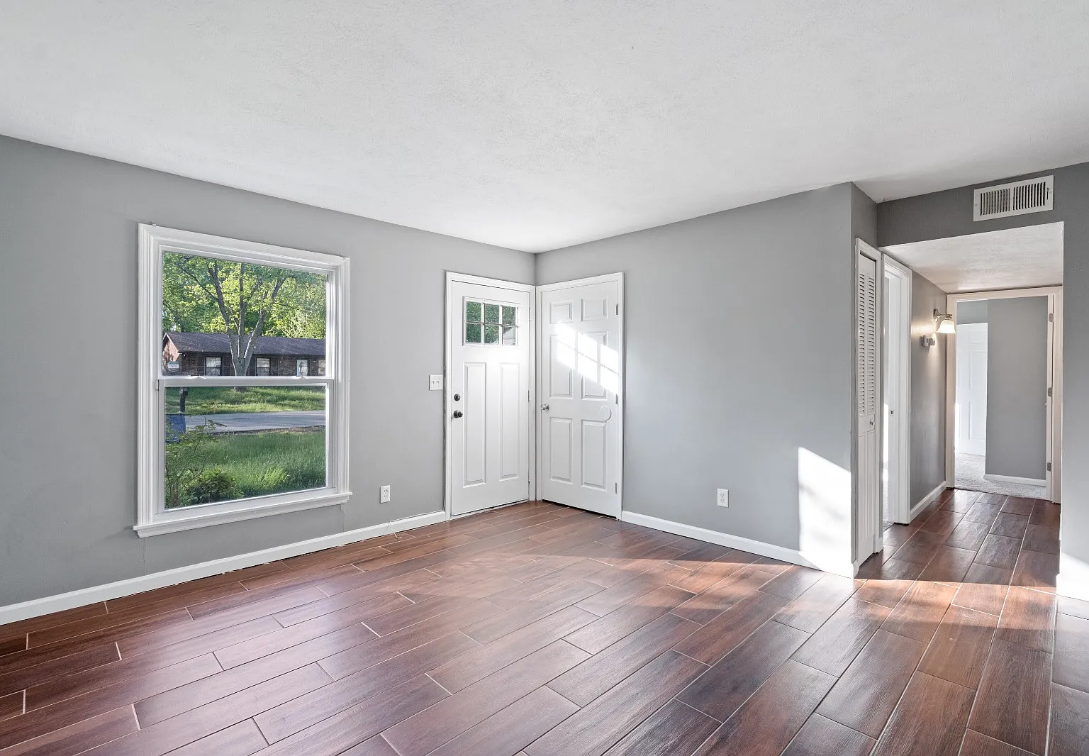 3 bed, 1200 sqft, $1,750 — Photo 2