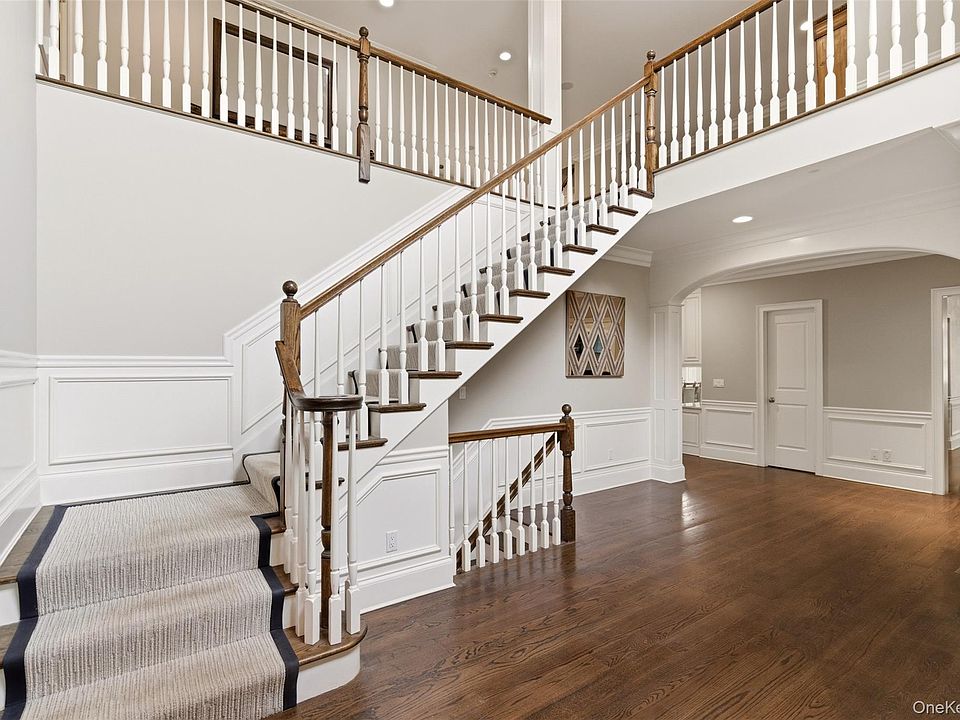 9 May Hill Lane, Dix Hills, NY 11746 | Zillow