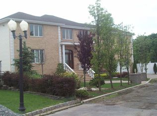 135 Meade Loop, Staten Island, NY 10309