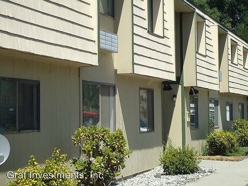 3rd image of 1201 River Dr APT 22