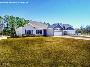 610 Macy Pl, Hubert, NC 28539