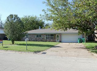 1506 Hulme St, Bowie, TX 76230