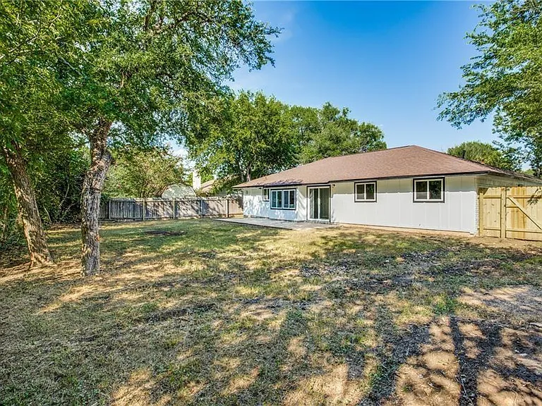 6220 Blarwood Dr — Photo 25