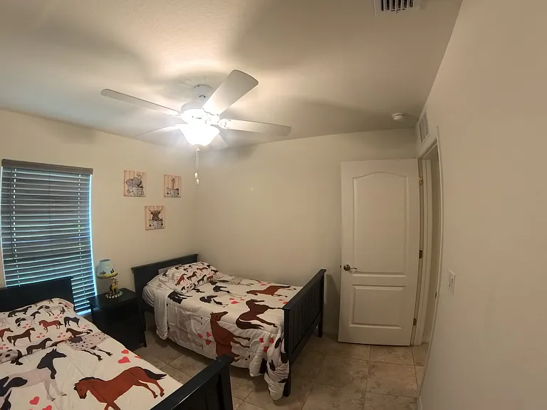 25283 Canterbury Dr — Photo 37