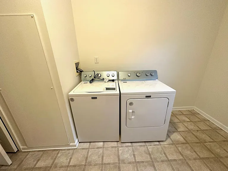 205 Shelton St — Photo 26