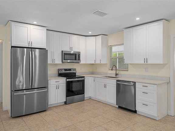 3rd image of 4808 W EUCLID AVENUE