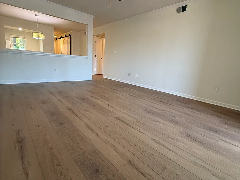 2505 W Broad St #222 — Photo 4