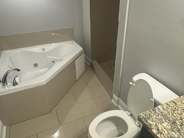 2722 S Carrollton Ave #C4 — Photo 3