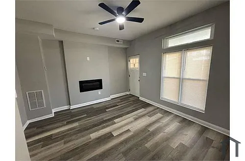 5340 Maple Ave Photo 1