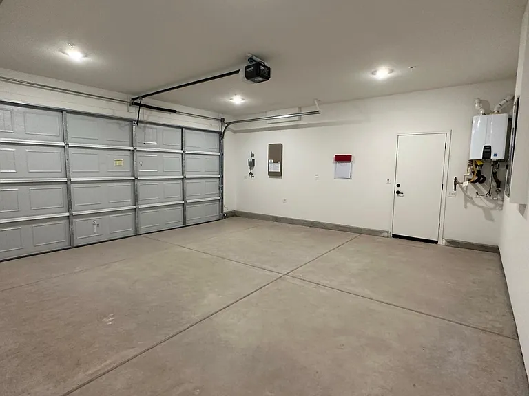 549 Knightsbridge Ct — Photo 28