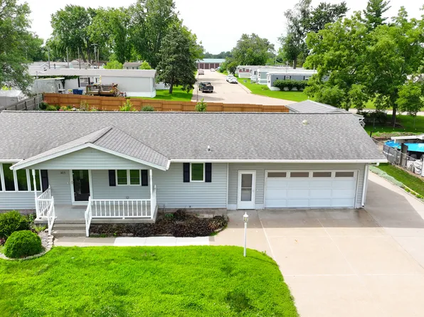 1815 9th St, Camanche, IA 52730