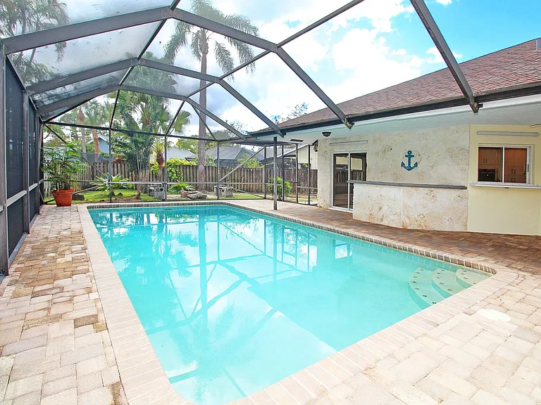 896 Rose Ct — Photo 66