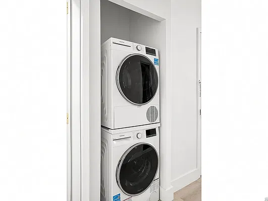 Laundry, photo 1
